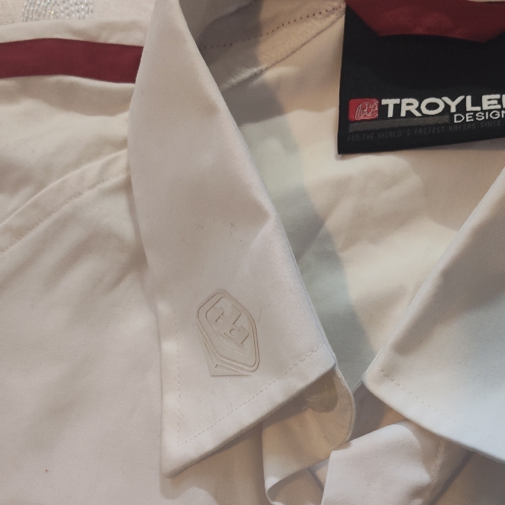White and Black Short Sleeve Shirt - Picture 7 of 8